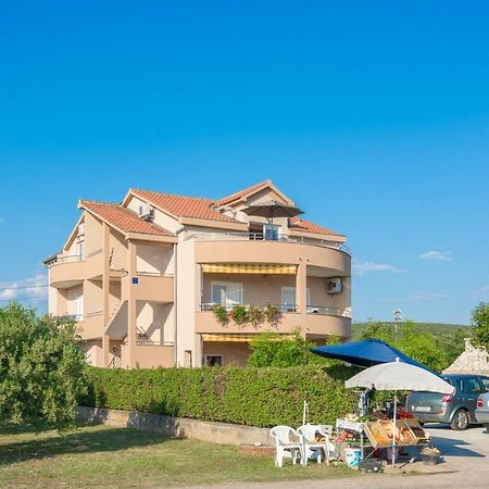 Apartments Lotus Сукошан Экстерьер фото