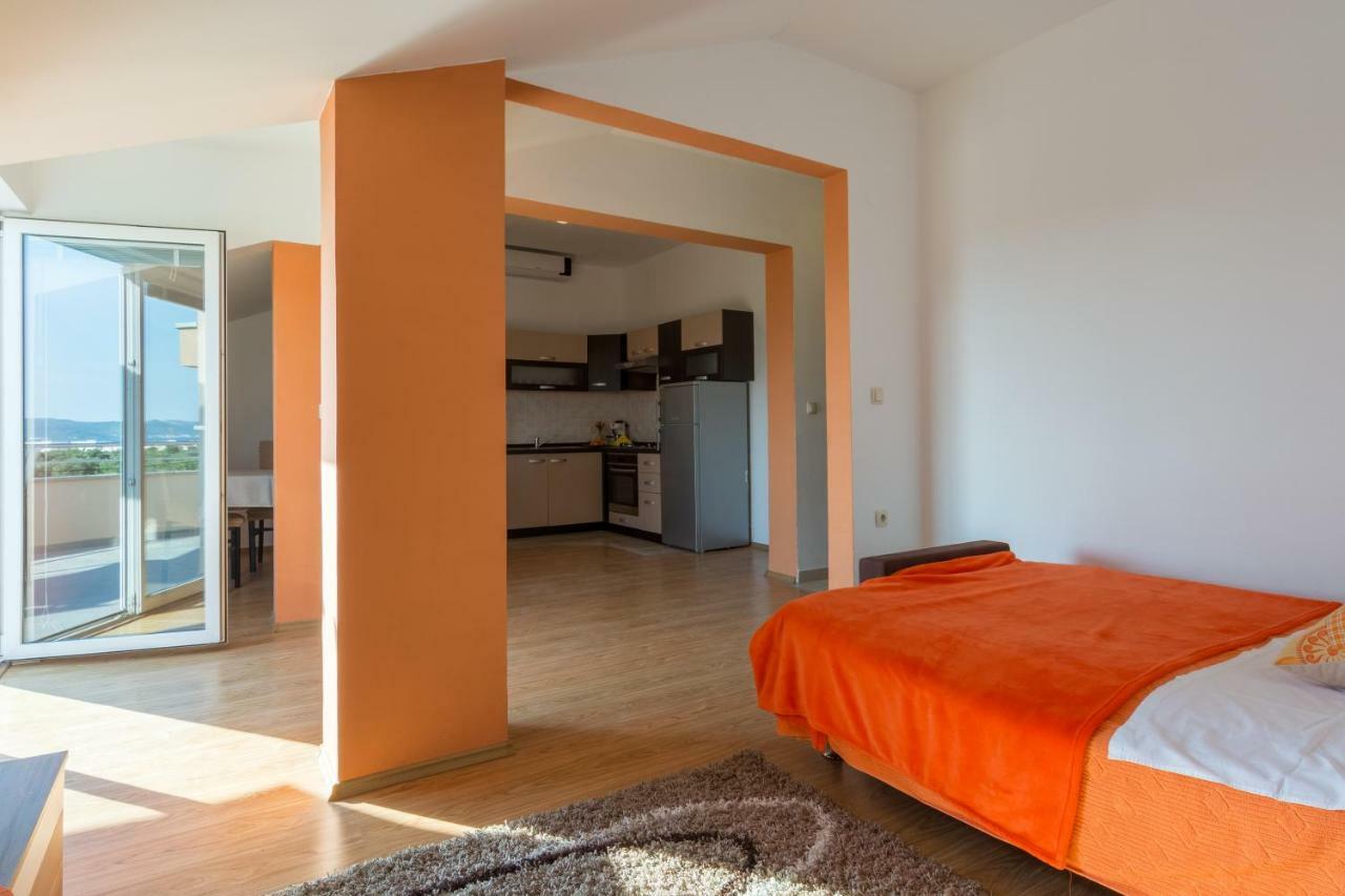 Apartments Lotus Сукошан Экстерьер фото