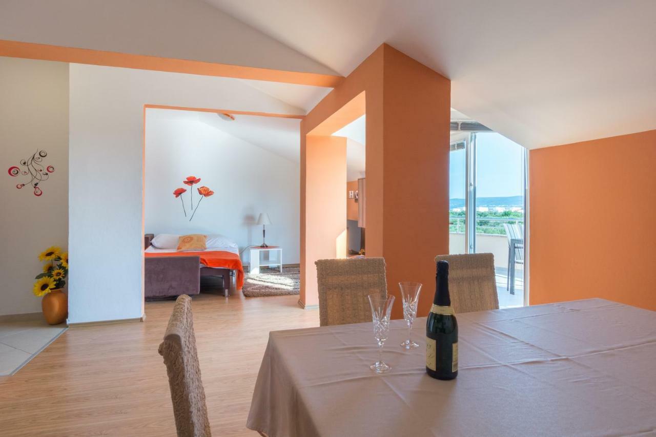 Apartments Lotus Сукошан Экстерьер фото