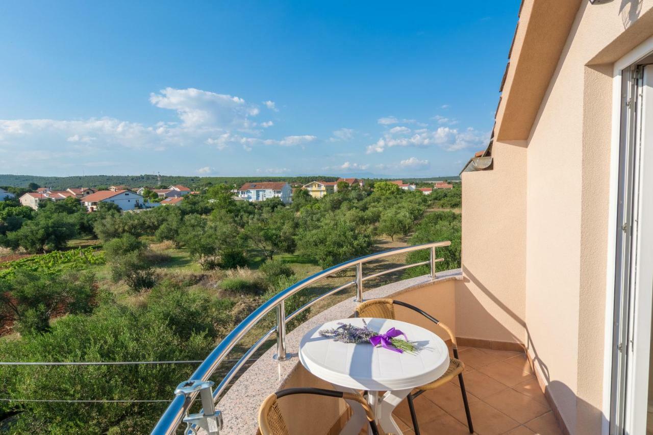Apartments Lotus Сукошан Экстерьер фото